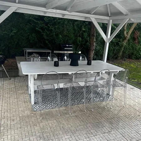 Villa Serenity Garden Jacuzzi Retreat Prague
