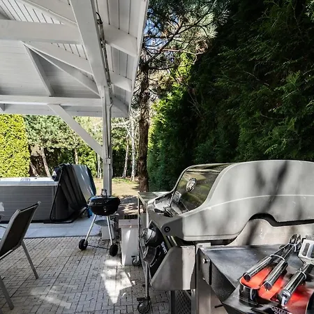 Villa Serenity Garden Jacuzzi Retreat Prague *