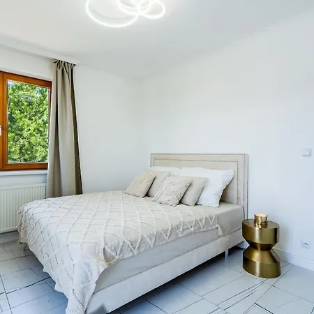 Serenity Garden Jacuzzi Retreat Prague Villa Pruhonice
