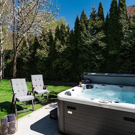 Serenity Garden Jacuzzi Retreat Prague Villa